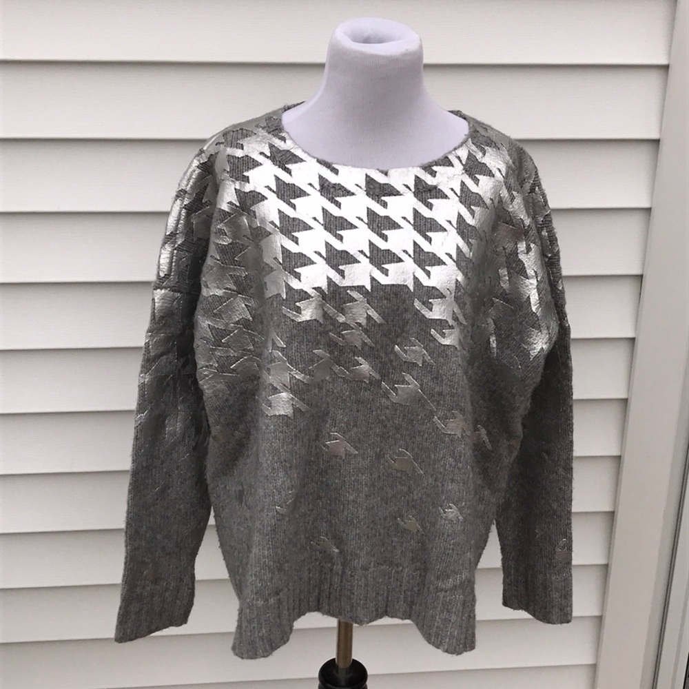 Lord & Taylor sweater amazing style with silver